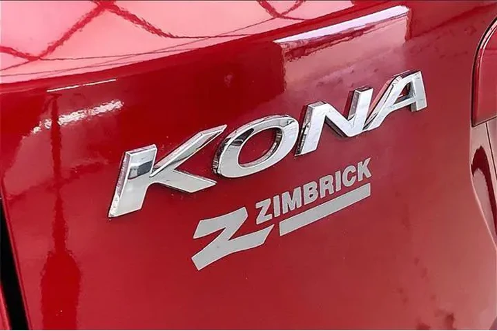 $20490 : Hyundai KONA 2023 AWD SEL 4d image 9