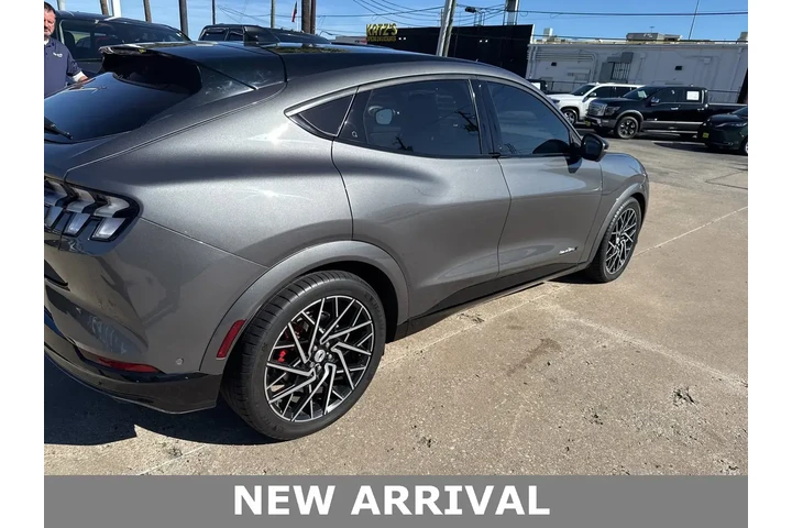 $32991 : Ford Mustang Mach-E 2023 AWD image 2