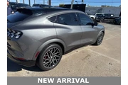 $32991 : Ford Mustang Mach-E 2023 AWD thumbnail