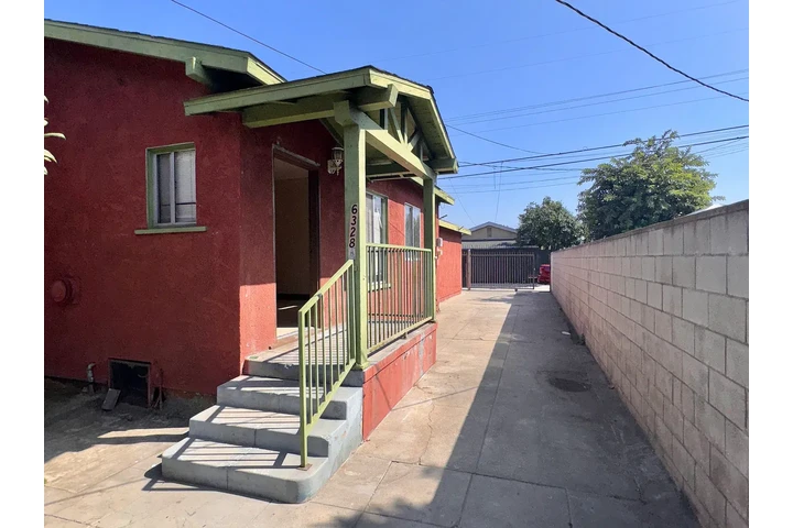 $1500 : Albany St,Huntington Park,CA📍 image 1