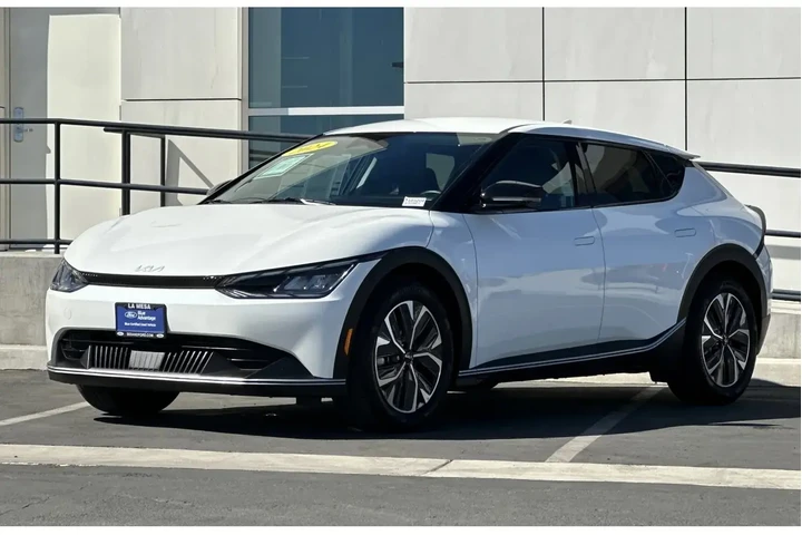$25800 : Kia EV6 2024 Light 4dr Cross image 7