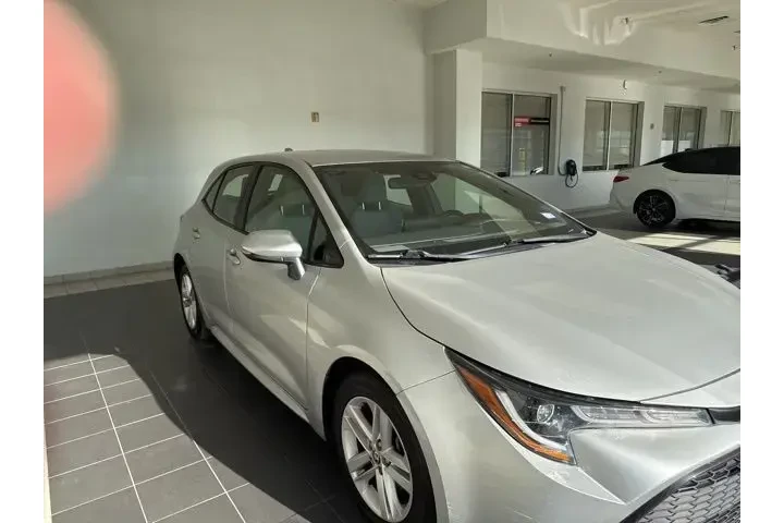 $18300 : Toyota Corolla Hatchback 201 image 5