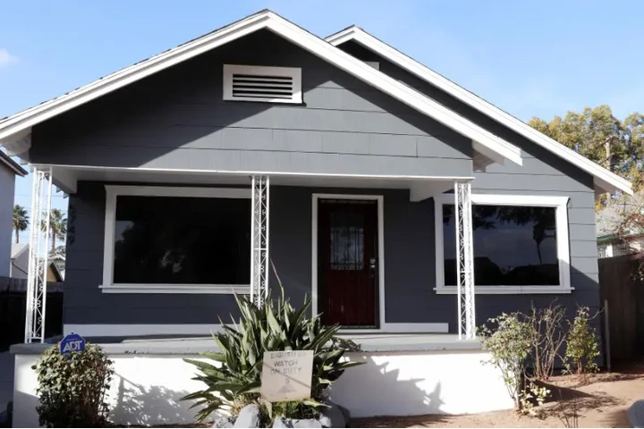 $2700 : 8th Ave image 1