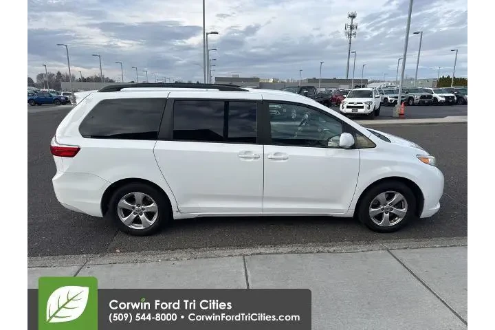 $16999 : Toyota Sienna 2016 LE 7-Pass image 6
