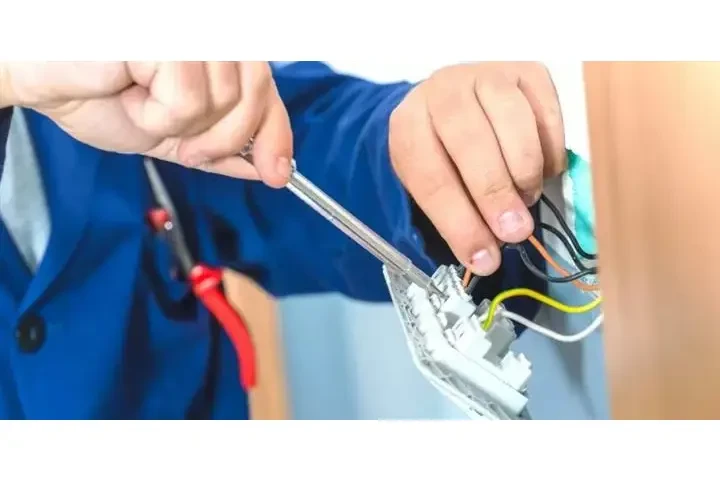 ELECTRICISTA PROFESIONAL image 5