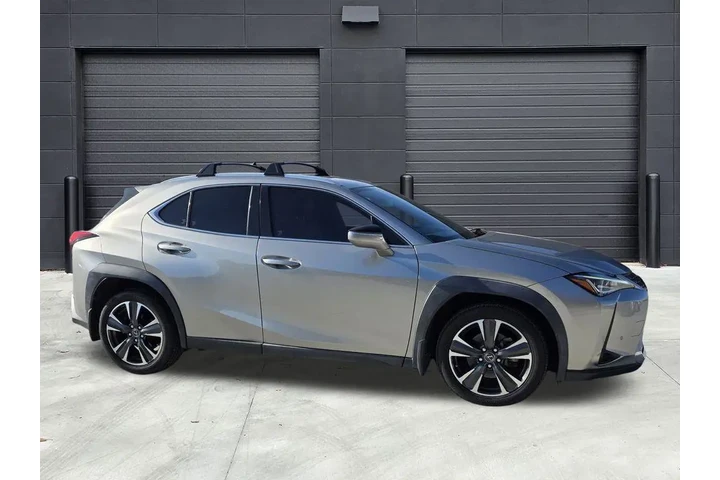 $17900 : Lexus UX 200 2019 4dr Crosso image 4