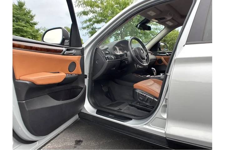 $17696 : 2017 X3 xDrive28i image 2