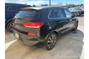 $9976 : Hyundai ELANTRA GT 2018 4dr thumbnail