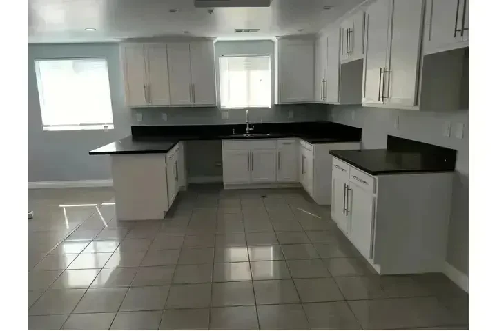 LARGE 3 BED, 2 BA, BUILT 2018 image 3
