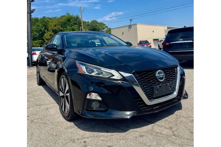 $9900 : 2020 Altima 2.5 SL image 5