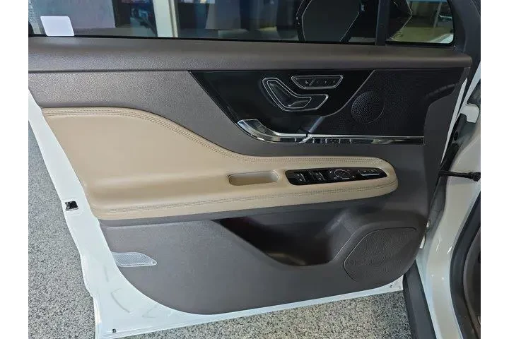 Lincoln Corsair 2023 Standar image 5