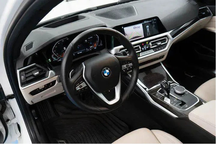 $25195 : BMW 3 Series 2020 AWD 330i x image 3