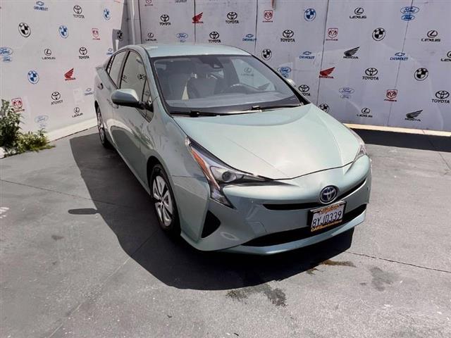 $17995 : Used 2017 Prius Four Touring image 1