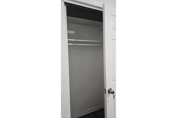 $2200 : Fresh Meadows Walking Apt 1 Bd image 5