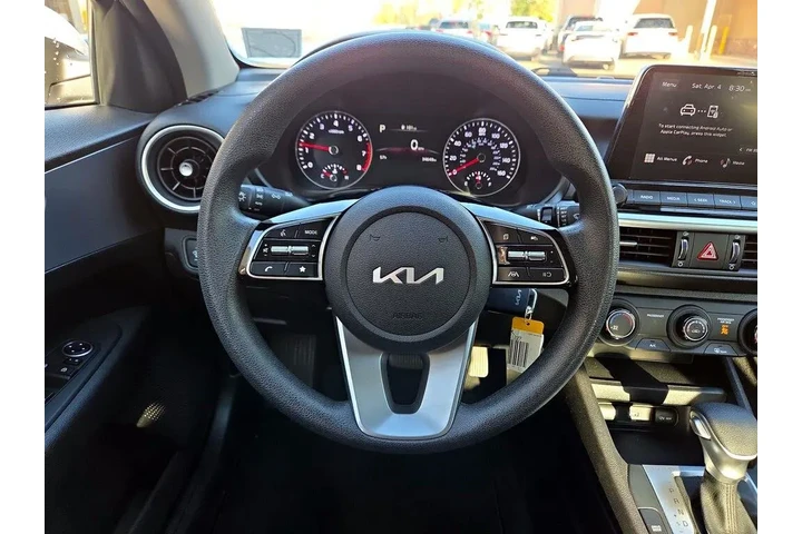 $18998 : Kia Forte 2022 LXS 4dr Sedan image 9