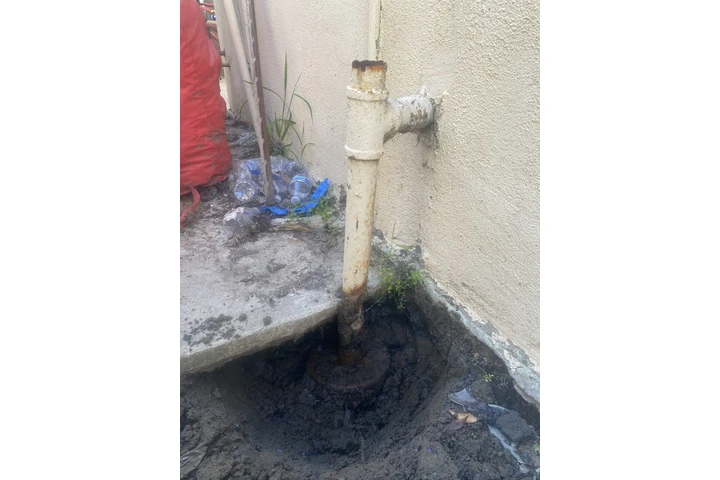 Plomero barato 24/7 image 6