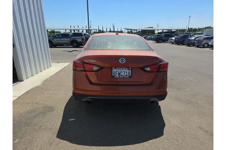 $14400 : Nissan Altima 2019 2.5 SR 4d image 5