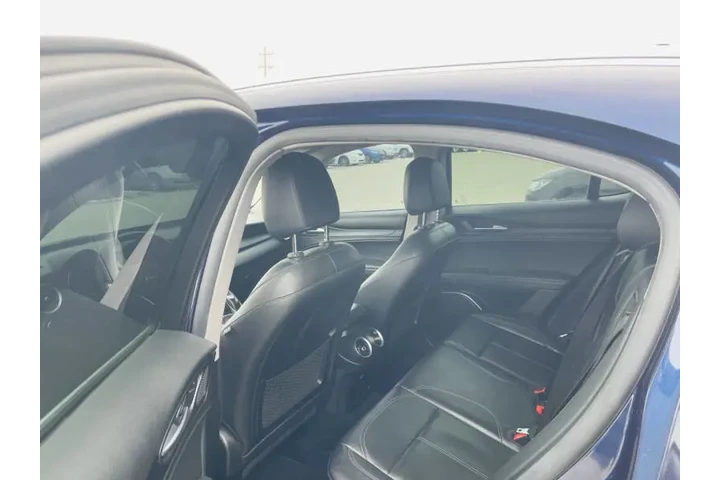 $10999 : 2018 Alfa Romeo Stelvio image 8