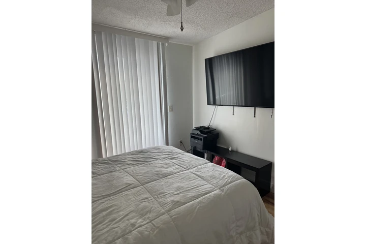 $1000 : Se renta hermosa habitación image 1