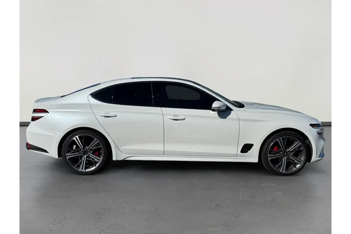 Genesis G70 2025 3.3T Sport image 6