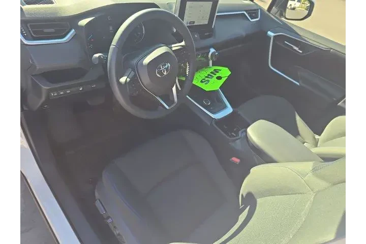 $39995 : Toyota RAV4 Hybrid 2025 AWD image 7