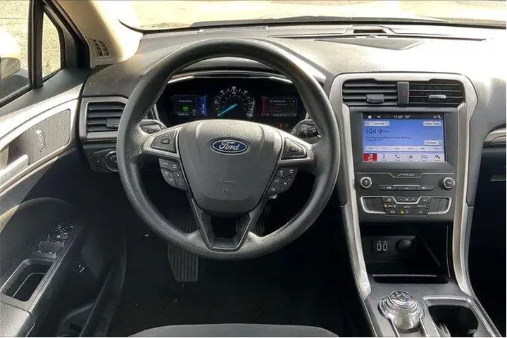 $17612 : Ford Fusion Hybrid 2019 SE 4 image 5