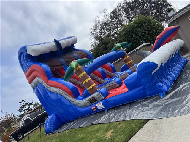 Waterslide 18ft tall image 3