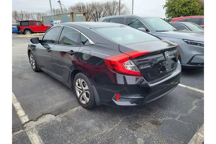 $13750 : Honda Civic 2018 LX 4dr Seda image 6