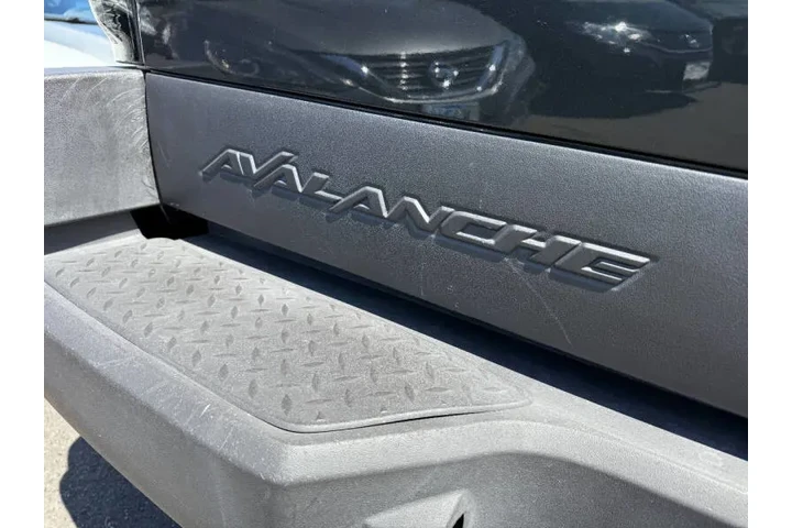 $11995 : 2004 Avalanche 1500 image 9