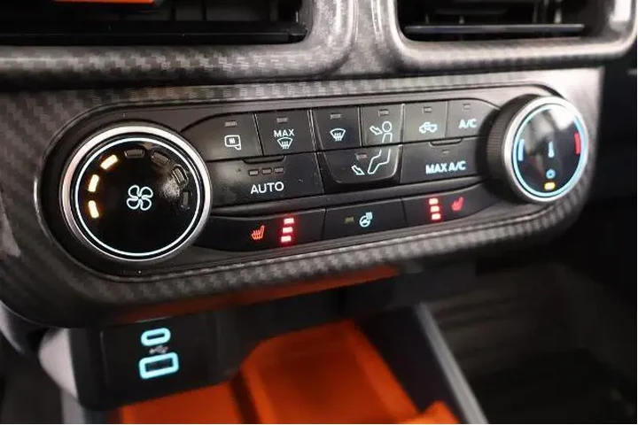 $25332 : Ford Maverick 2023 AWD XLT 4 image 7