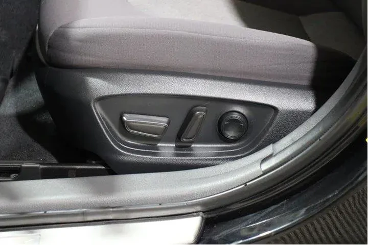 $28983 : Toyota Camry 2024 LE 4dr Sed image 4