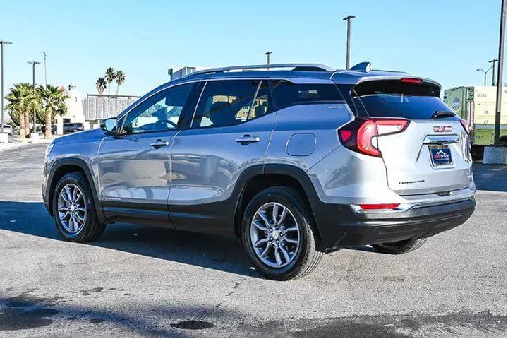 $23788 : GMC Terrain 2024 AWD SLT 4dr image 5