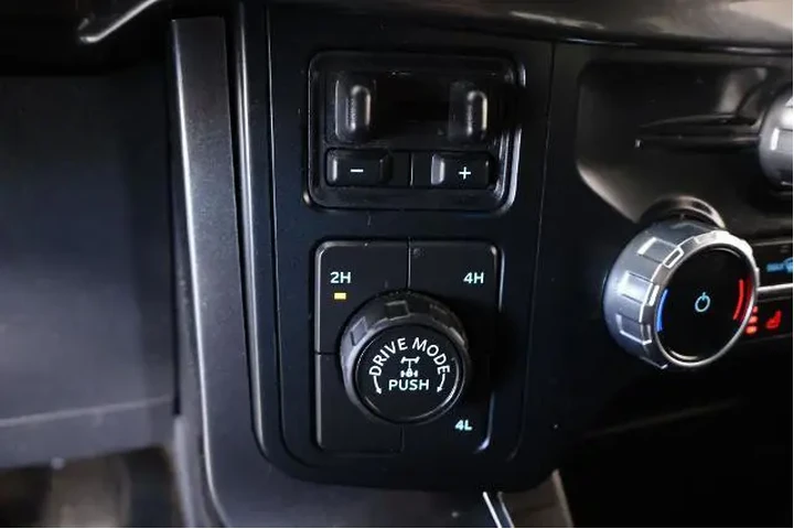 $39210 : Ford F-150 2023 4x4 XLT 4dr image 9