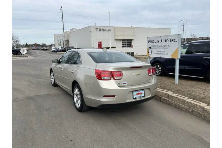$9900 : 2015 Malibu LT image 4
