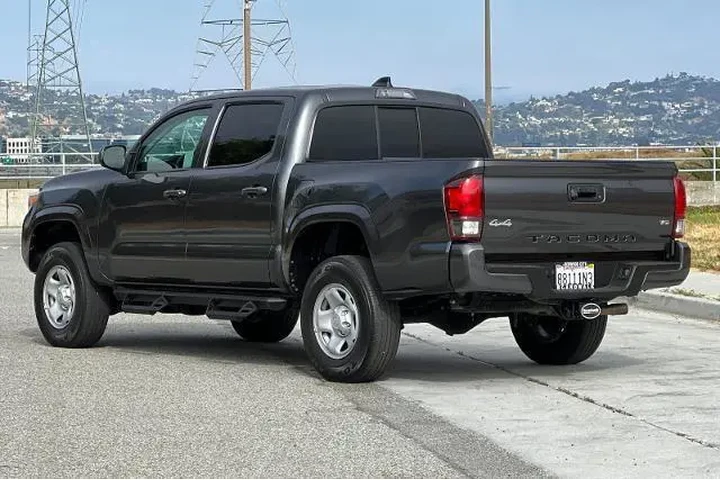 $31601 : Toyota Tacoma 2022 4x4 SR V6 image 6