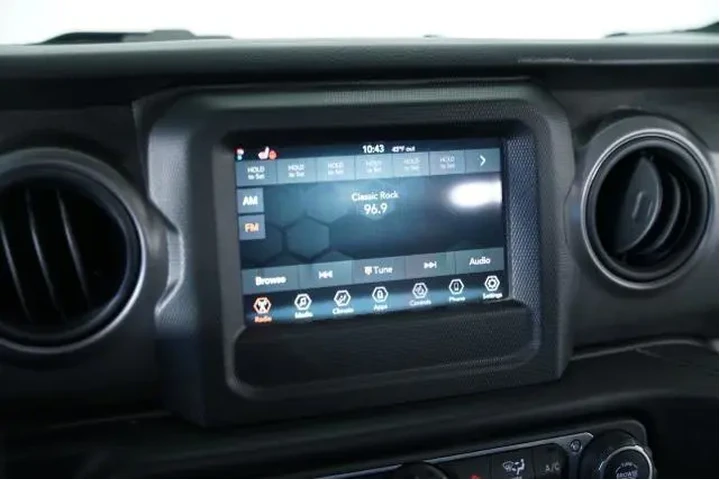 $28252 : Jeep Wrangler Unlimited 2022 image 8