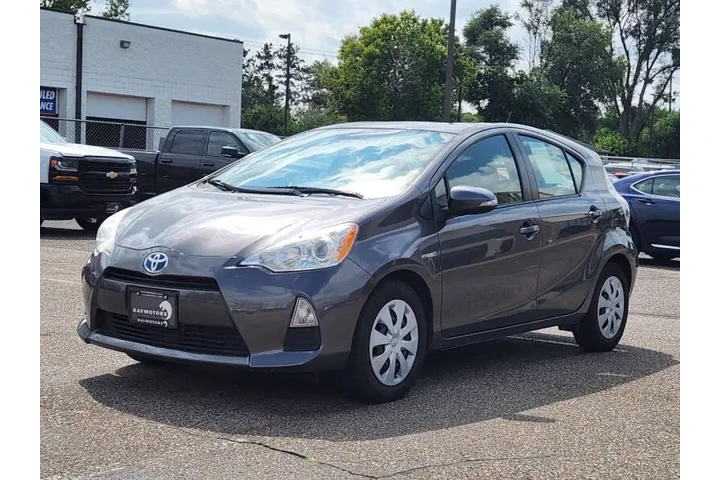 $13270 : 2013 Prius c Two image 8