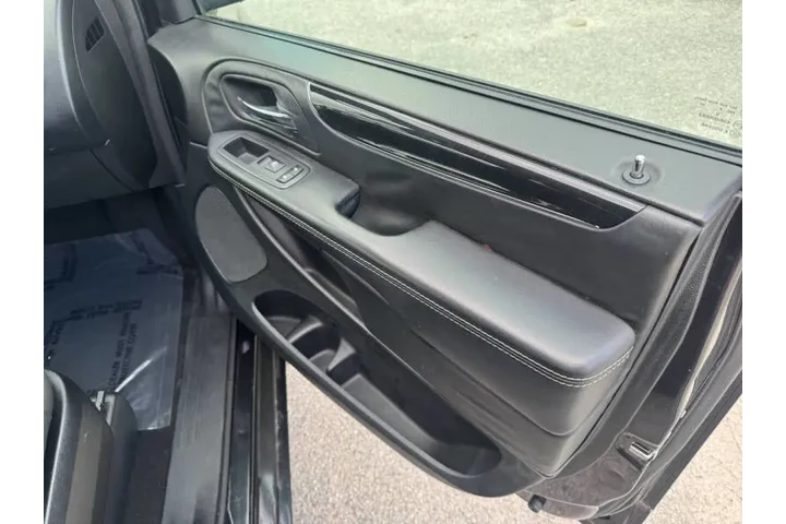 $6497 : 2018 Grand Caravan SE Plus image 3