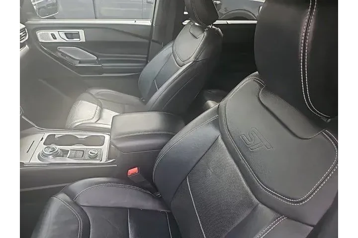 $32096 : Ford Explorer 2021 AWD ST 4d image 4