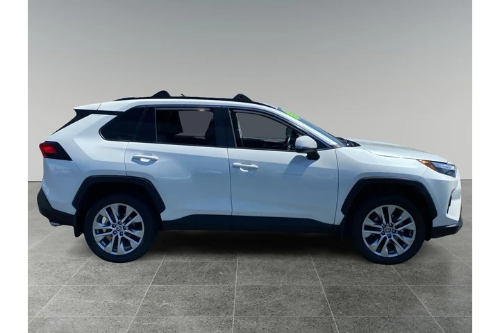 $34860 : Toyota RAV4 2024 XLE Premium image 6