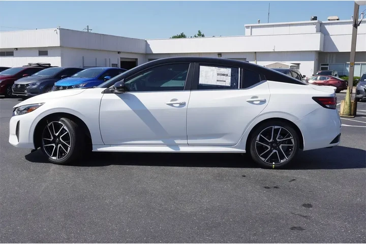 $21775 : Nissan Sentra 2025 SR 4dr Se image 2