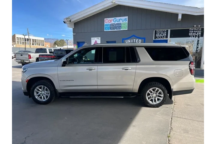 2021 Suburban LS 4WD image 8