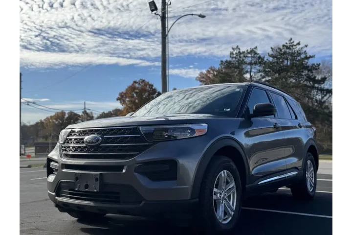 $18999 : 2022 Explorer XLT image 1