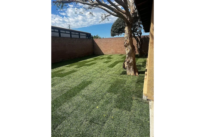 $1400 : Downey 3 & 2 Available image 7