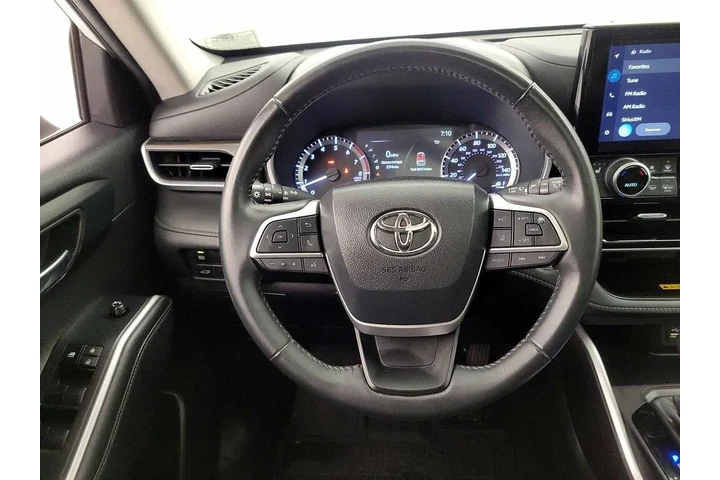 $37998 : Toyota Highlander 2023 XLE 4 image 10