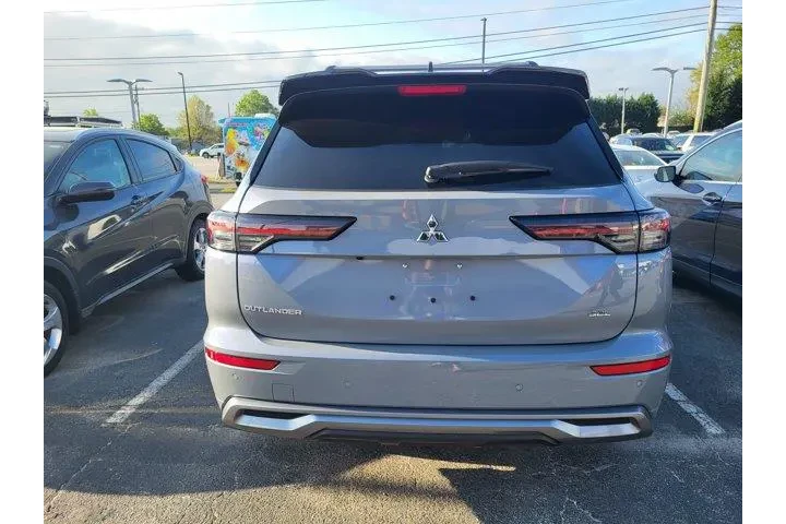 $35427 : Mitsubishi Outlander 2025 SE image 5
