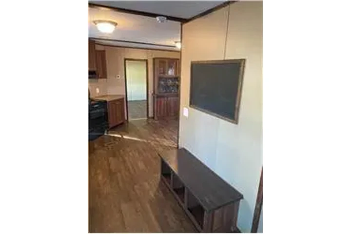 $1100 : Rental property with 3 bedro image 7