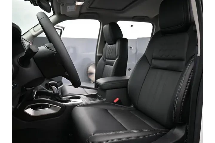 $32931 : Nissan Frontier 2025 4x2 S 4 image 10