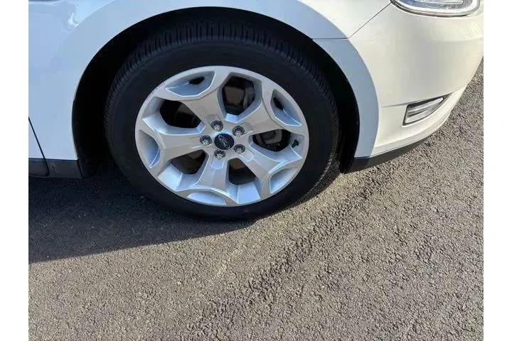 $11995 : Ford Taurus 2011 SEL 4dr Sed image 9