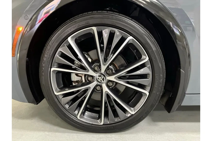 $31888 : 2024 Prius Limited image 9